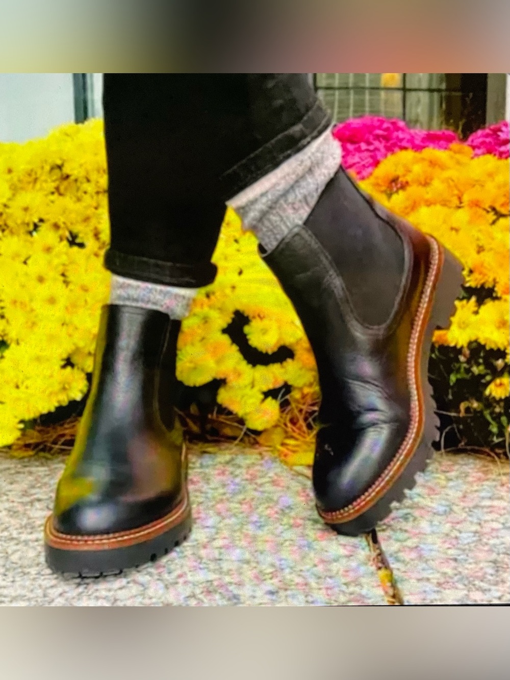 Caslon ‘Miller’ Water Resistant Lug Sole Black Leather Chelsea Boot Size 8.5